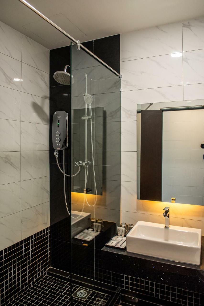 O&G Hotel Парит Бунтар Екстериор снимка